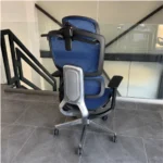 Ergonomischer bürostuhl ergo breeze mit 4D-kopfstütze und synchronmechanik B720×T665×H1200-1260mm, blau – Bild 2